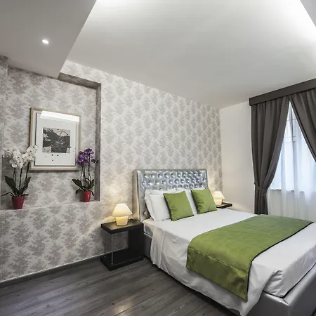 Town House Spagna 4*