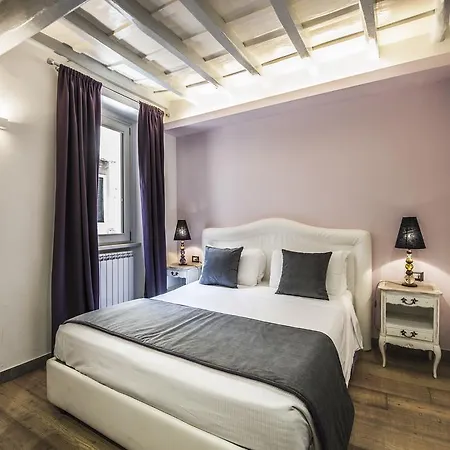 Town House Spagna 4*