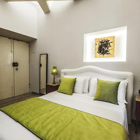 Town House Spagna 4*