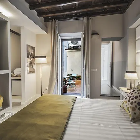 Town House Spagna 4*
