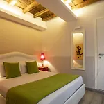 Гостевой дом Town House Spagna 4*